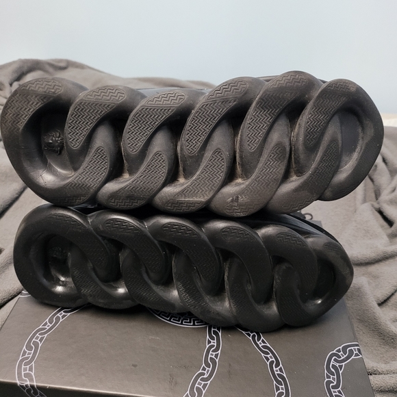 VERSACE CHAIN REACTION SNEAKERS - Picture 9 of 12